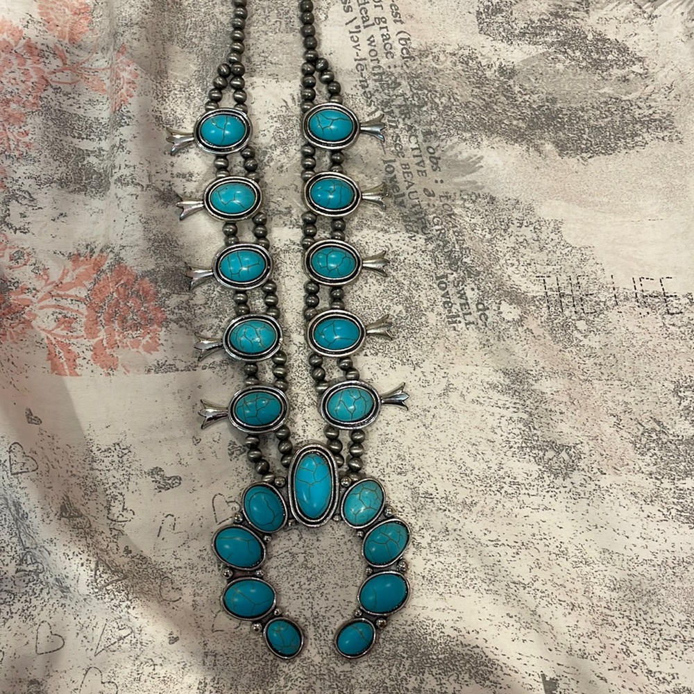 Turquoise necklace! Super cute